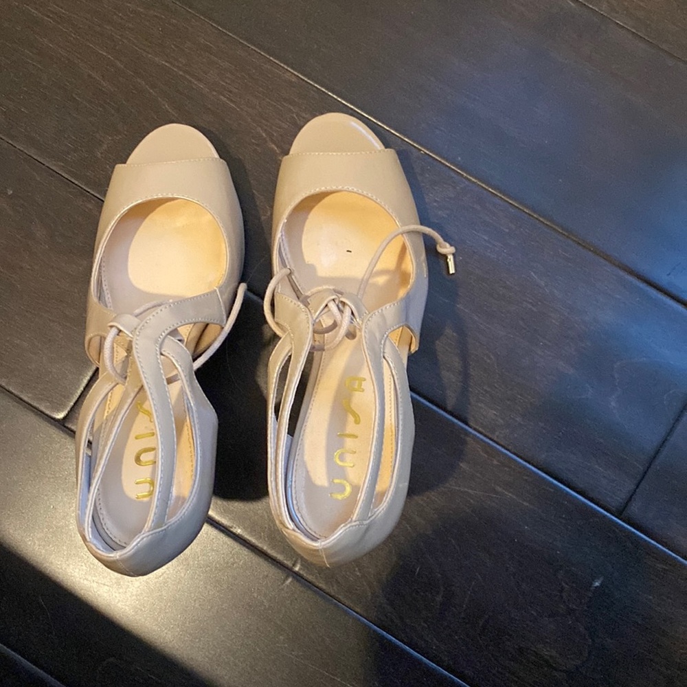Unisa shoes beige high heels